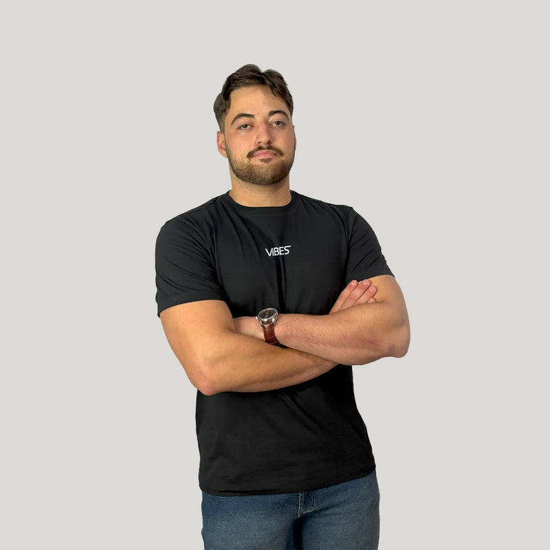 Camiseta Básica Masculina Preta VIBES 100% Algodão Malha Penteada